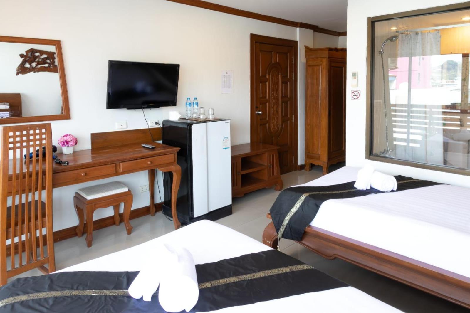 Best Venue Hotel Patong Exterior foto